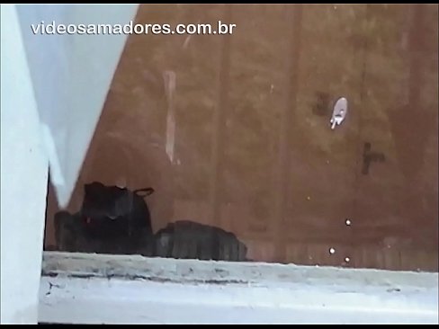 ❤️ Home cachondo mirando á súa moza con outro mozo, gravando un vídeo de carallo sen molestar á parella ❤❌ Vídeo de sexo en % gl.hentai-for.ru % ❌